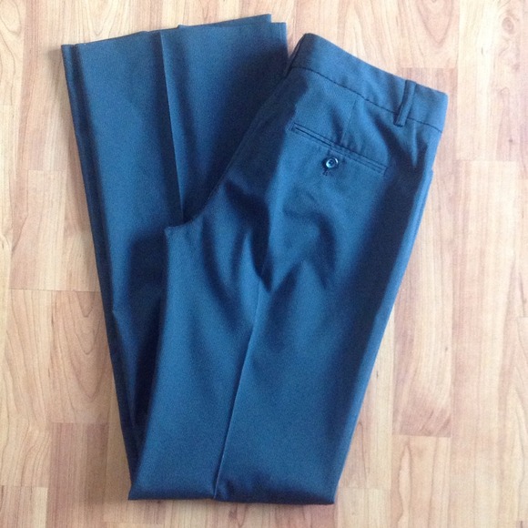 SOLD-Express 'editor' size 4L black pinstripe