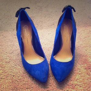 Jessica Simpson pumps