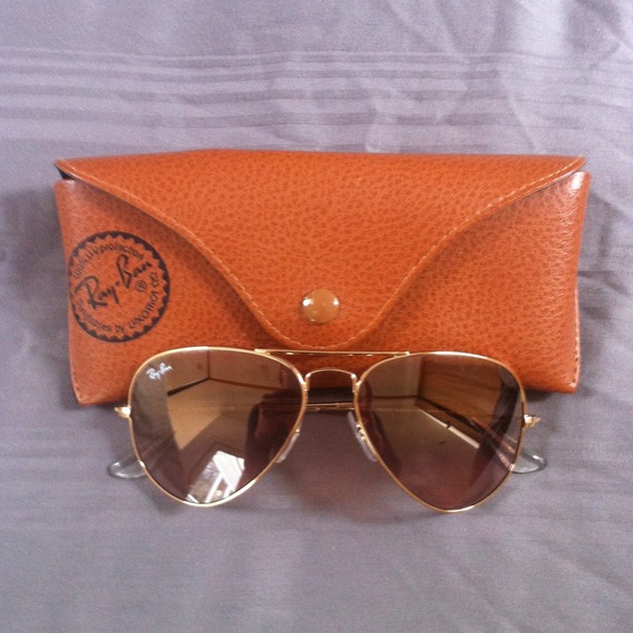 Ray-Ban Accessories - Auth. Rose Gold Ray-Ban 3025 52mm