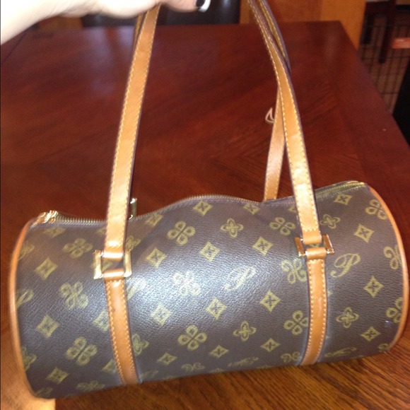 Pretty brown handbag