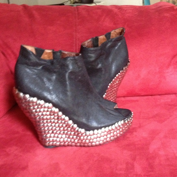 Size 9.5 Platform genuine leather tick tack boots