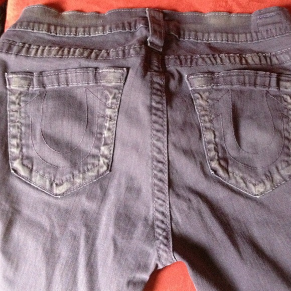 Stretch khaki true religions size 30. Color purple