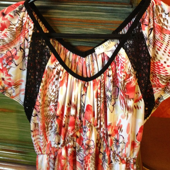 Beautiful top! - Picture 2 of 2