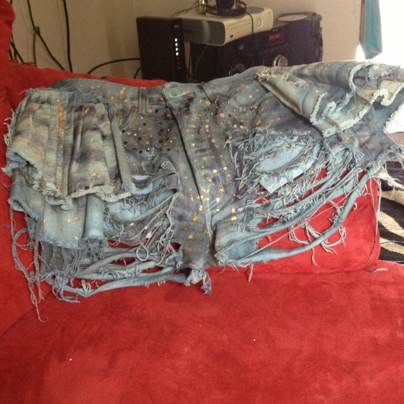 Custom made denim devised Levi shorts size 33/34