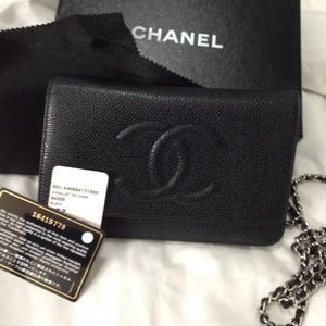 Chanel wallet on chain