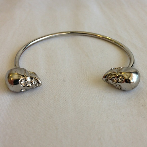 ❌BUNDLED Silver Skull Head Bangle Bracelet