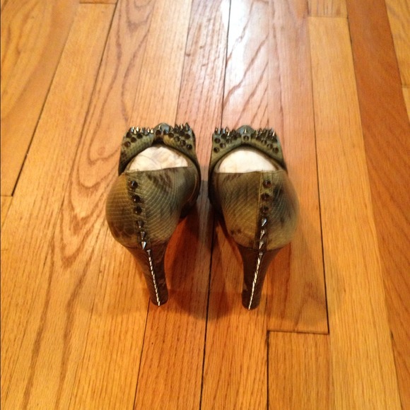 VINCE CAMUTO JAMMA PUMP - Picture 2 of 4