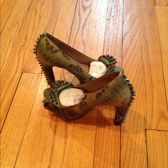 VINCE CAMUTO JAMMA PUMP - Picture 3 of 4