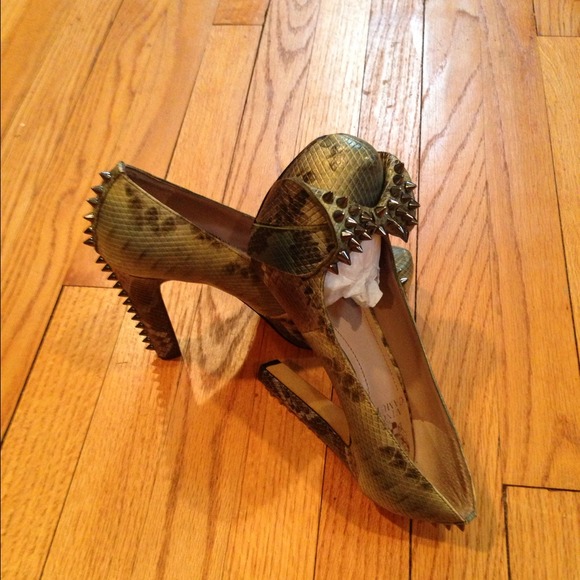 VINCE CAMUTO JAMMA PUMP - Picture 4 of 4