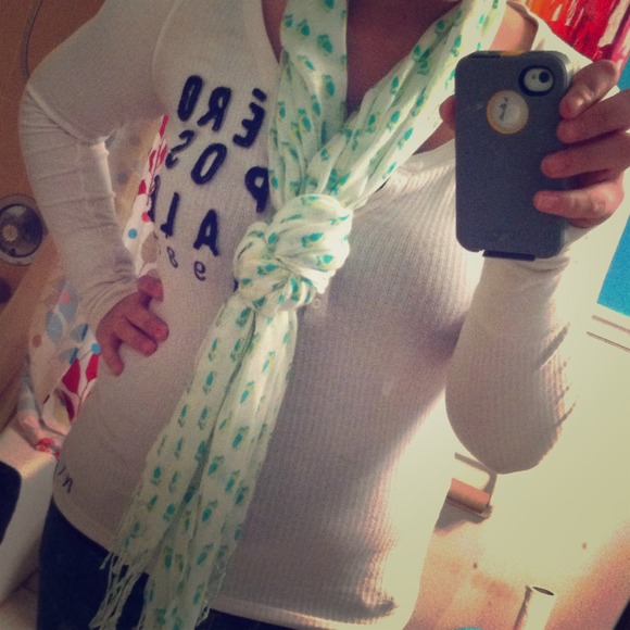 Aeropostale shirt.