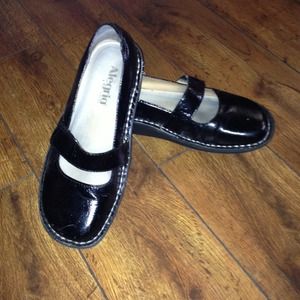 Alegria black patent mary janes