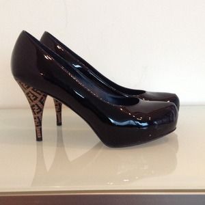 🔴Sold in bundle🔴 Fendi shoes, size 37.5