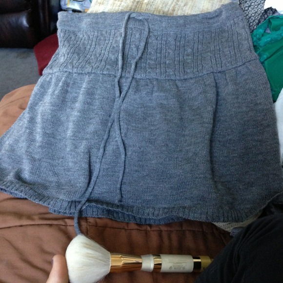 Grey wool skirt