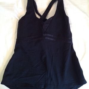 Lululemon black cross back top