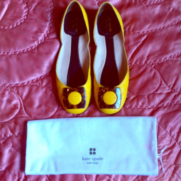 KATE SPADE Italian leather flats in happy yellow!