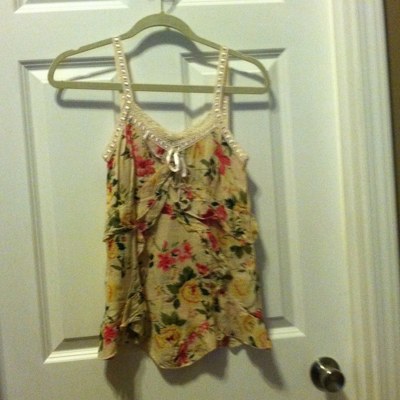**Reduced!!** Floral tank