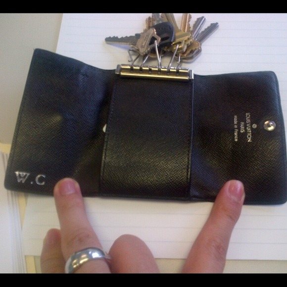1/2 OFF Louis Vuitton Damier Graphite 6 Key Holder - Picture 2 of 3