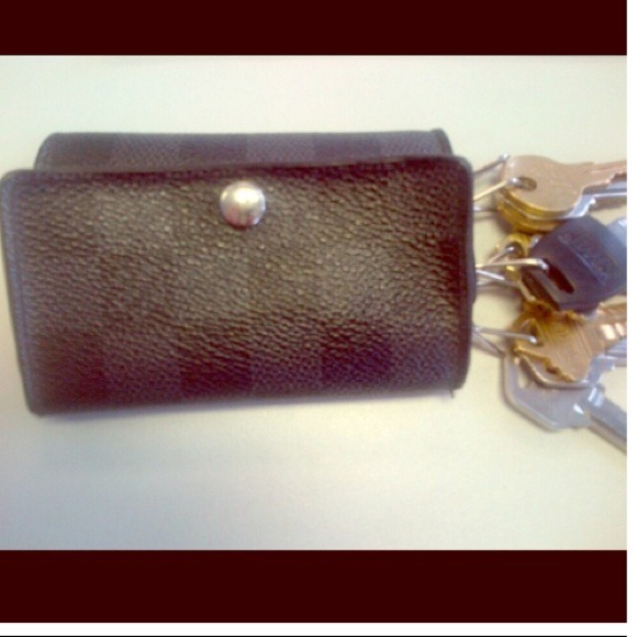 1/2 OFF Louis Vuitton Damier Graphite 6 Key Holder - Picture 3 of 3