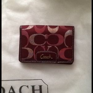 Authentic small coach wallet. Barely used.