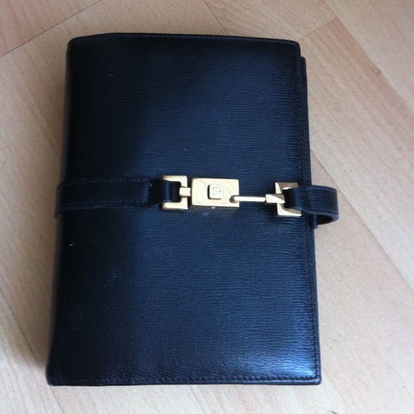 Traded😃😃Authentic leather Gucci planner