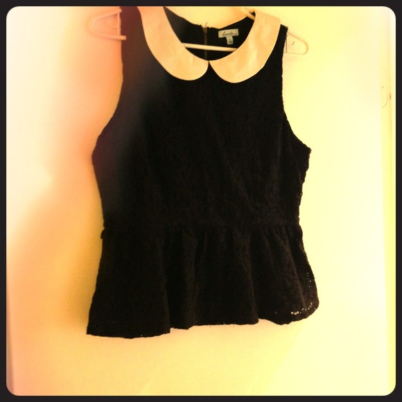 💢SOLD💢Peter Pan Lacy Top