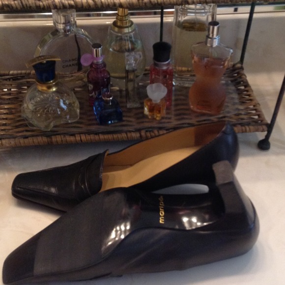 Black loafer style heel ***** Just Reduced***** - Picture 3 of 4