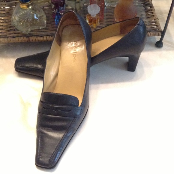 Black loafer style heel ***** Just Reduced***** - Picture 4 of 4