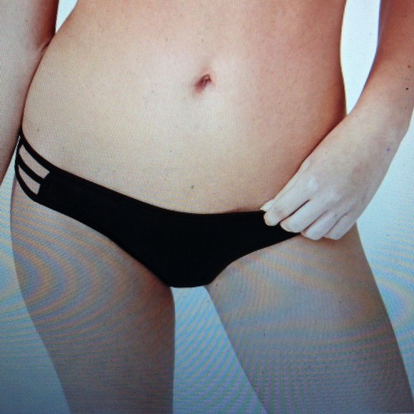 ❌Sold ❌Nasty gal Eagles shadow bikini bottom - Picture 4 of 4