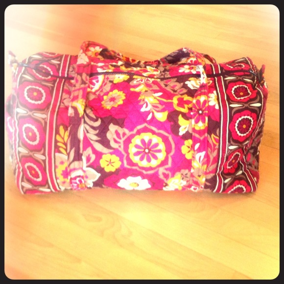 Vera Bradley Small Duffle ***For @tatianadasilva**