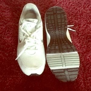 Nike shoes 6 1/2
