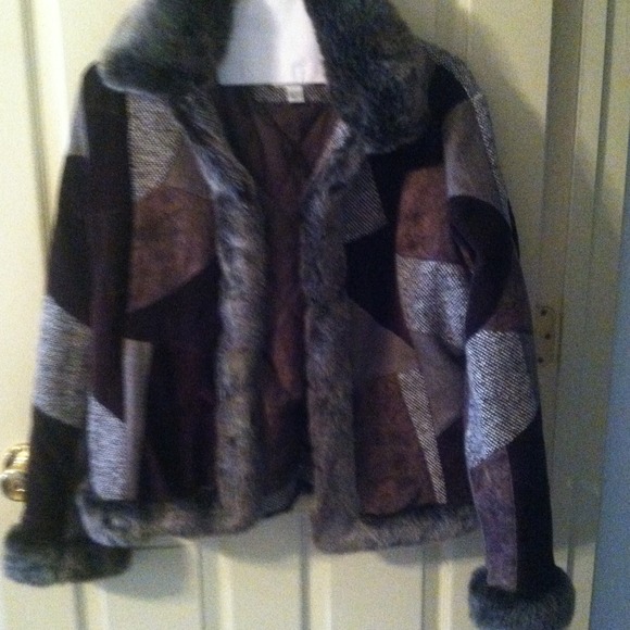 ♈️Faux fur patched jacket, nwot💟