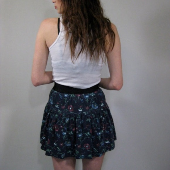 🚫SOLD🚫👑vintage floral mini skirt - Picture 2 of 2