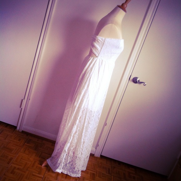 ** SOLD ** Strapless Lace Maxi + Cut-Out Bow Back - Picture 4 of 4