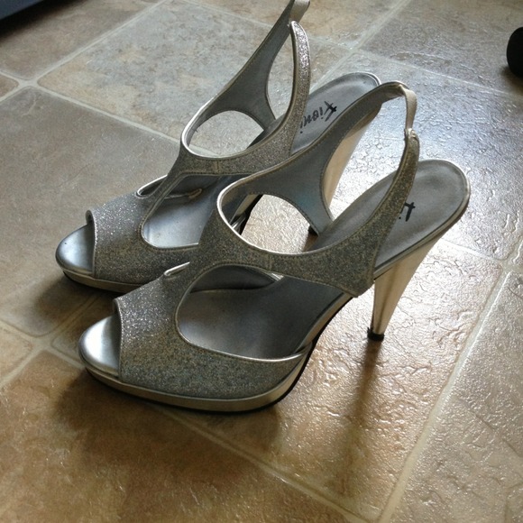 Fioni night Shoes - Silver heels