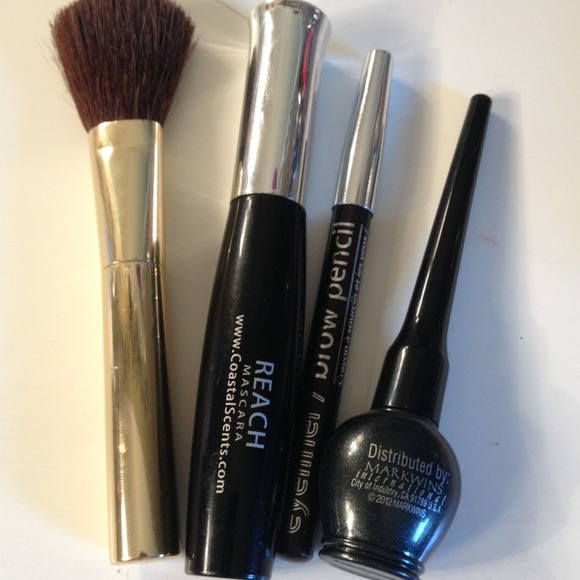 SOLD !!!!Makeup bundle