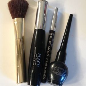 SOLD !!!!Makeup bundle