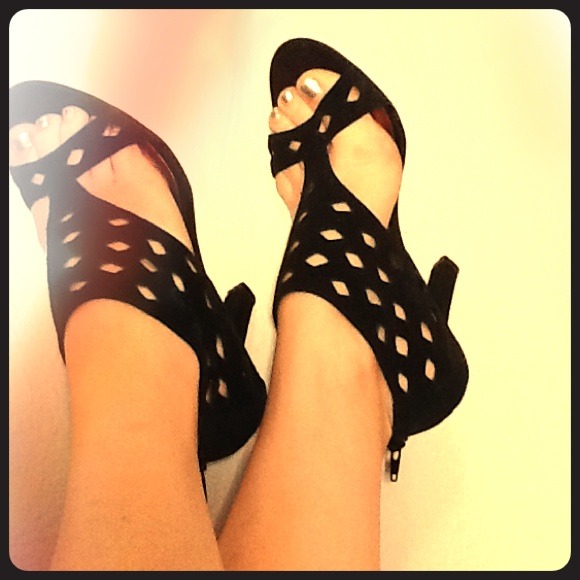 Steve Madden Shoes - Baby Bundle 1st  -> Yessi needs a new pair o shoes