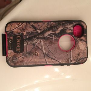 Camo and Pink Iphone 4S Otterbox