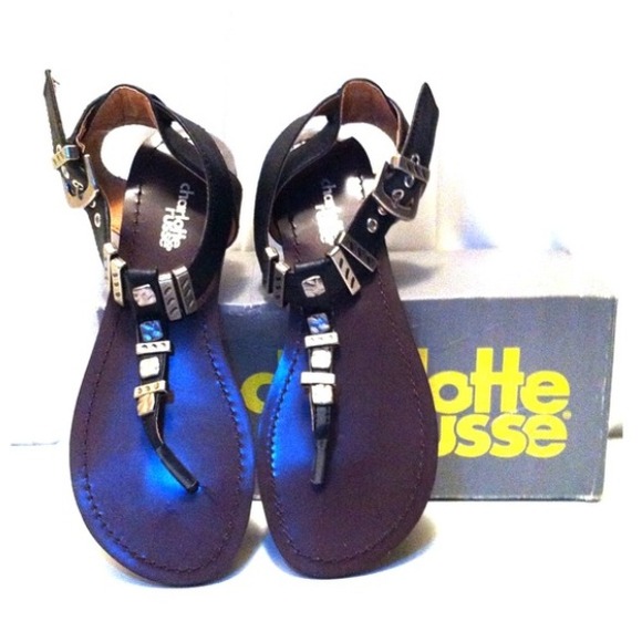 Cute Tstrap Sandals - Picture 2 of 3