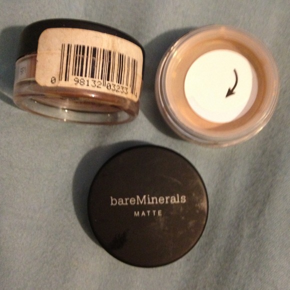 REDUCED BNWT BareMinerals Foundation & Face Color