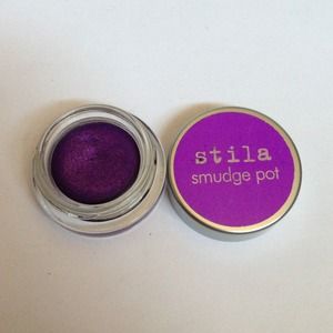 Stilia smudge pot gel eye liner! ULTRAVIOLET