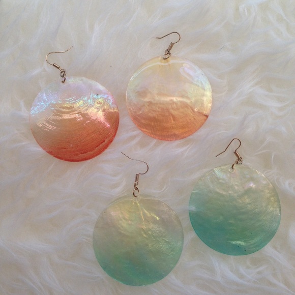 Jewelry - Aqua and peach sea shell earring bundle
