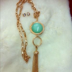 NWT, Long Gold & Green Stone Necklace w/ Earrings!