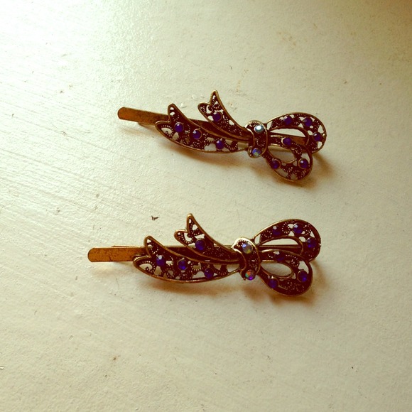 Blue hair pins