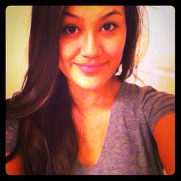 Meet your seller!! 😊😉💜🎀💄👛👠