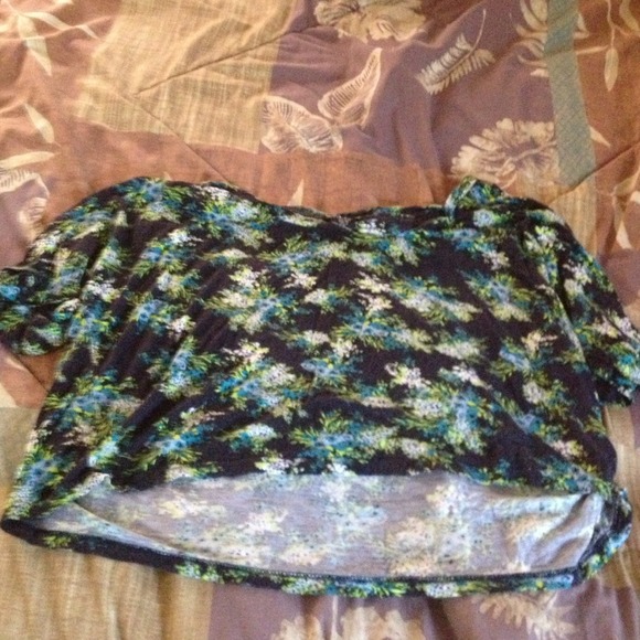 Perfect crop top for summer! - Picture 1 of 2