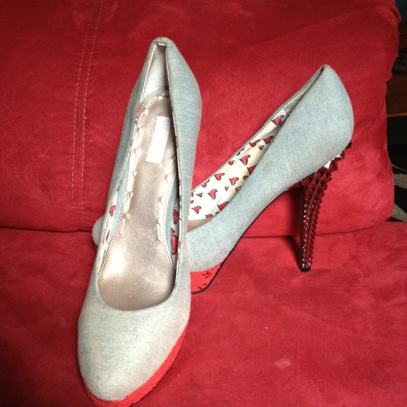 Size 9.5 Rachel Roy special edition