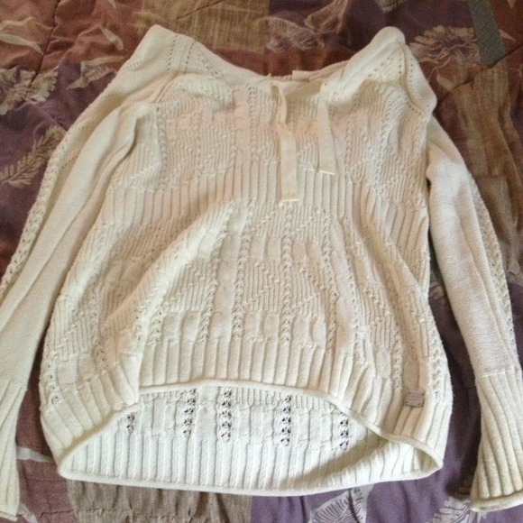 Gorgeous DKNY sweater NEVER been worn! - Picture 1 of 3