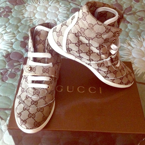 100%Authentic Gucci Monogram sneakers