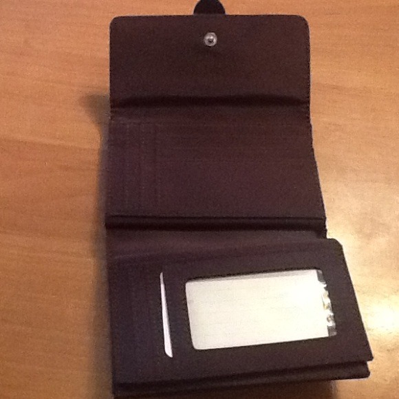 Brown wallet, never used! - Picture 2 of 2